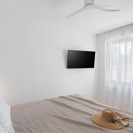 Aparthotel Neapolis 4*