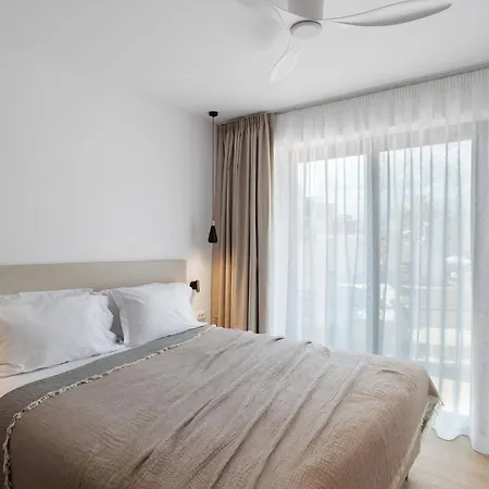 Neapolis Aparthotel 4*