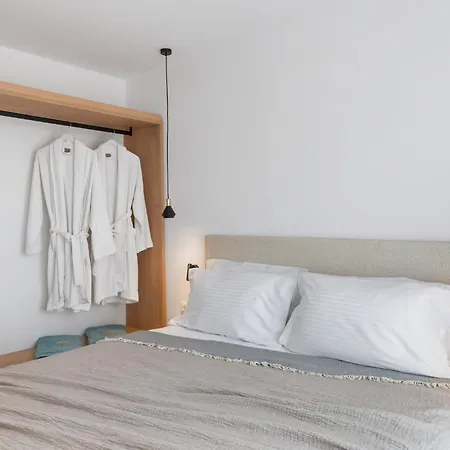 Neapolis Aparthotel 4*