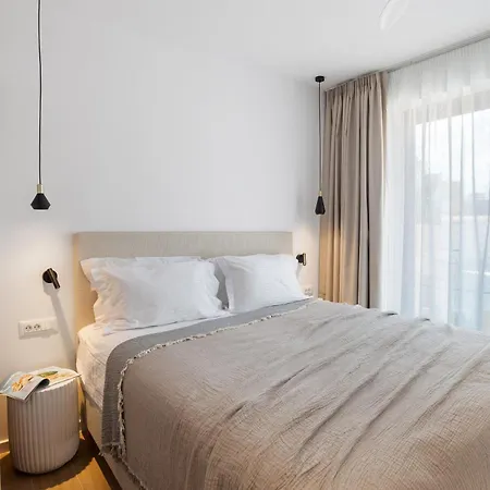 Neapolis Aparthotel 4*