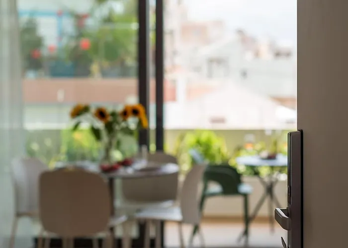 Neapolis Aparthotel 4*