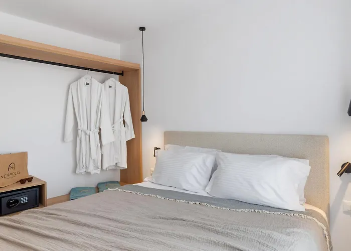 Neapolis Aparthotel 4*