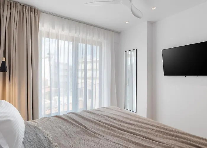 Neapolis Aparthotel 4*